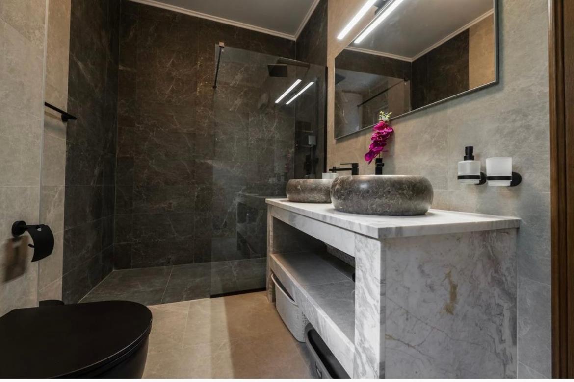 Luxury Apartment Vasilisa Kotor Exterior photo