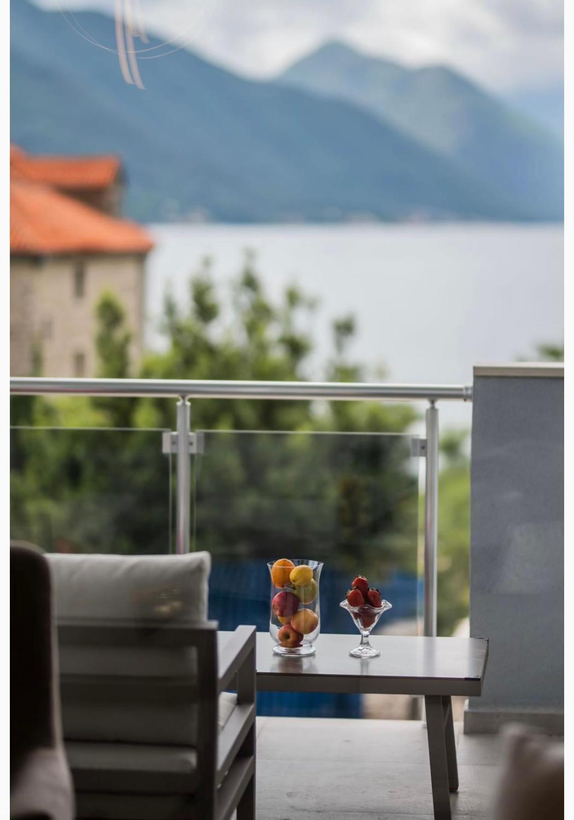 Luxury Apartment Vasilisa Kotor Exterior photo